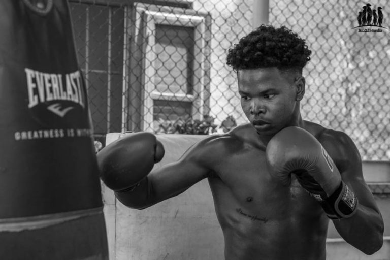 Boxer in schwarzweiß Fotoreise Kuba